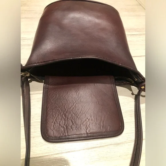 VINTAGE COACH MAHOGANY LEATHER SHOULDER SAC BUCKET BAG #9730 W/ 1-SIDED HANGTAG - Picture 9 of 15